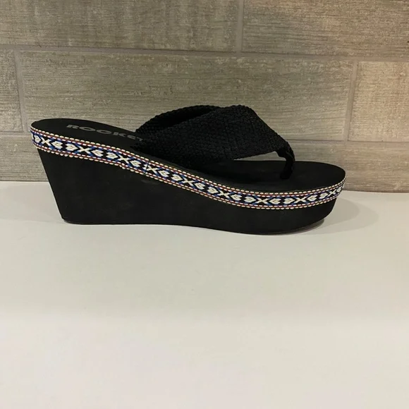 Rocket Dog Wedge-Aztec Pattern Trim- Flip Flop- Sze 8-8.5 - Picture 4 of 14